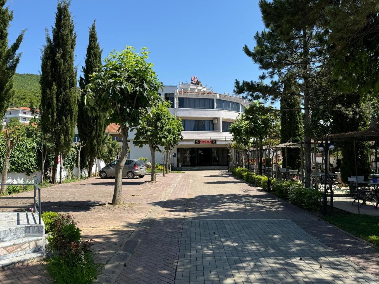 Sirena Hotel Tushemisht Exterior photo