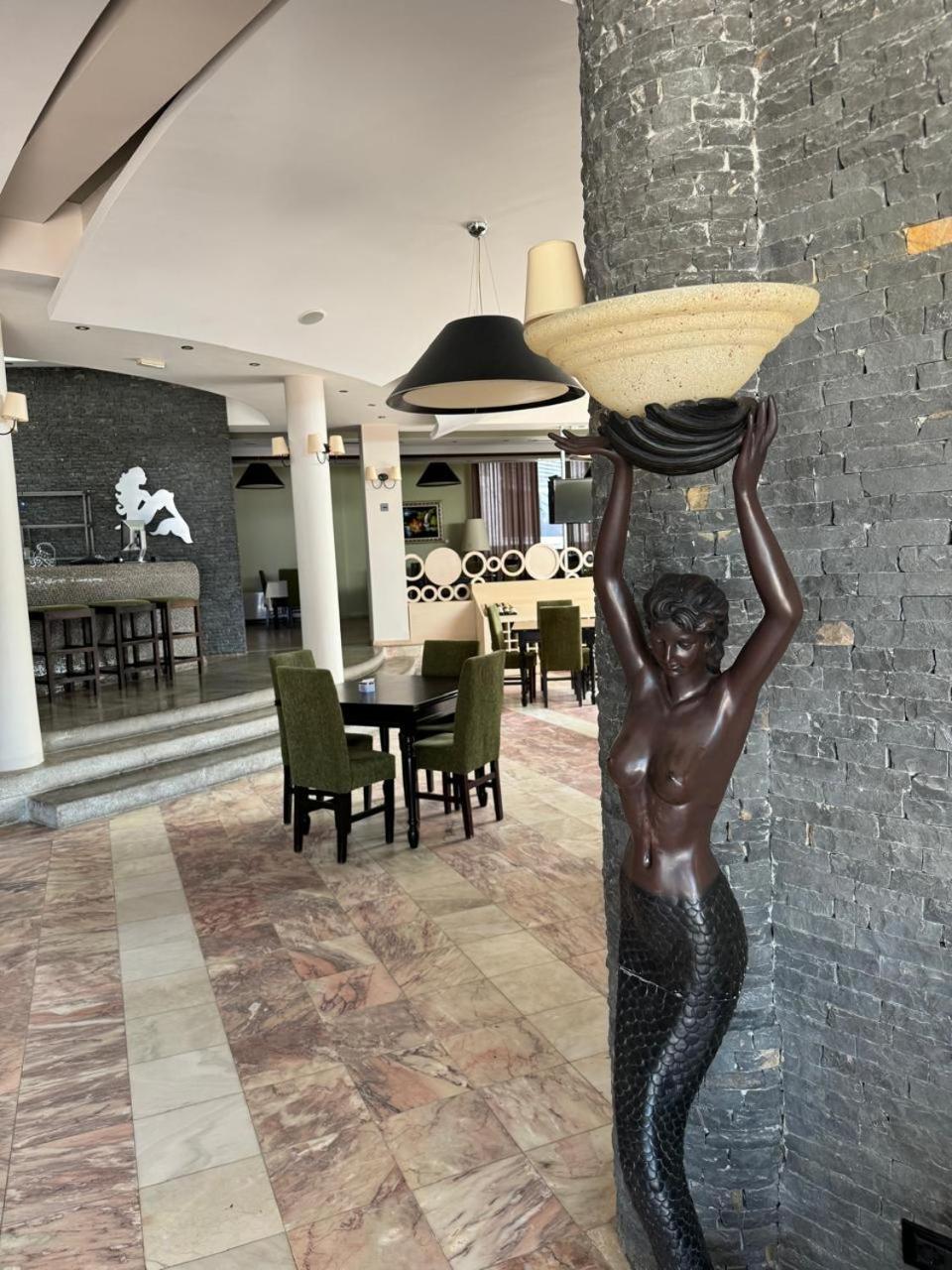 Sirena Hotel Tushemisht Exterior photo