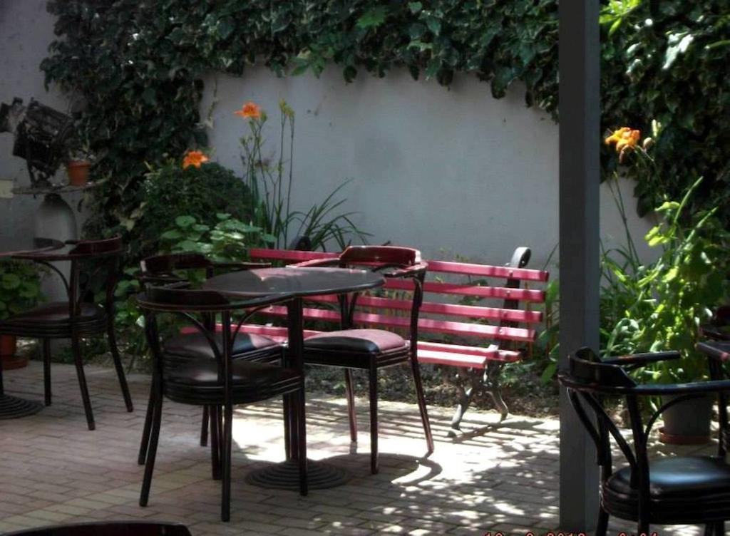 Sirena Hotel Tushemisht Exterior photo